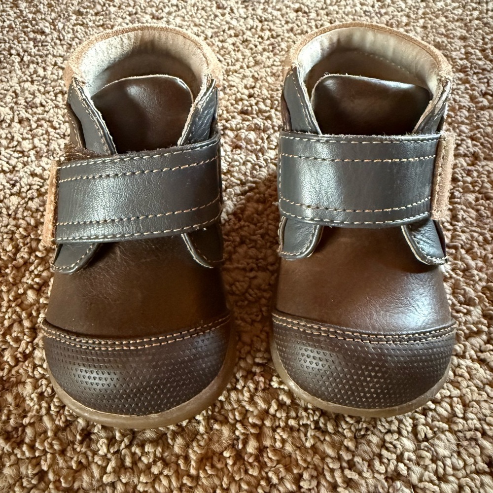 See Kai Run Size 5 Velcro Booties